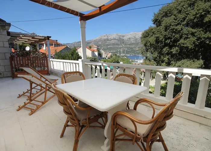 Appartement By The Sea - 9000 *